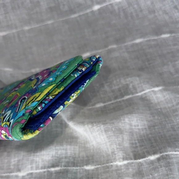 Vera Bradley Emerald Paisley Pattern Trifold Long Wallet w/Magnetic Closure NWOT - Picture 13 of 16